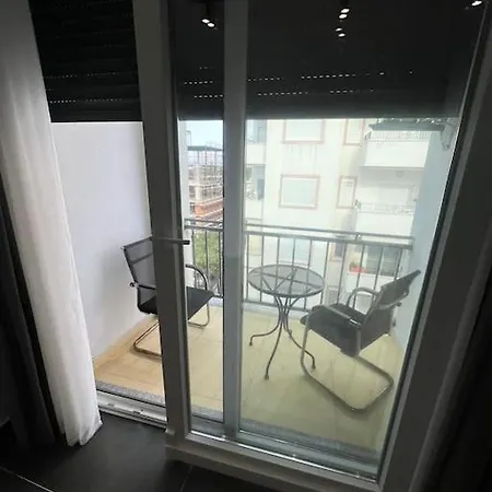 5th Floor Sea View Qerret 아파트